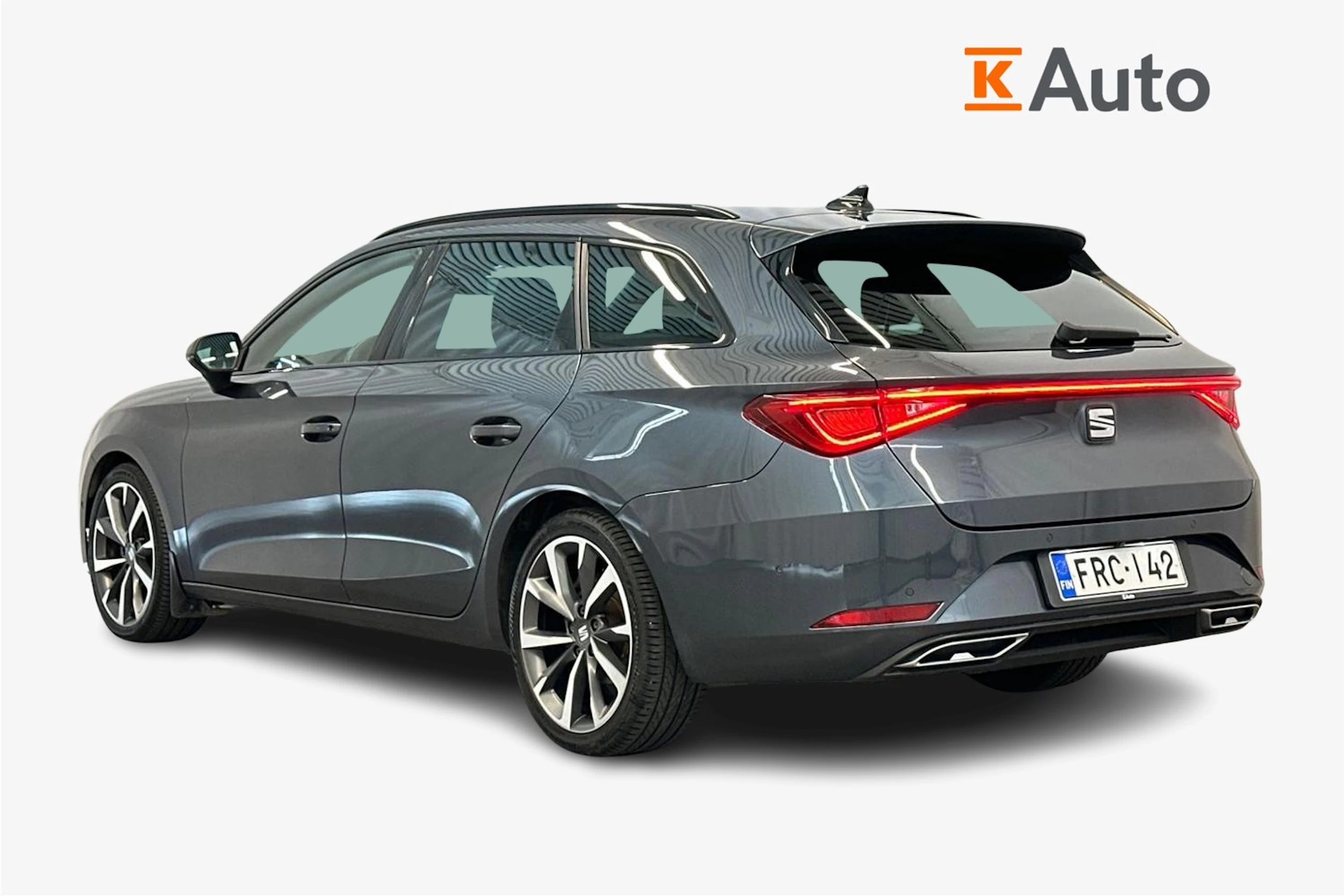 harmaa SEAT Leon Sportstourer 2021 kuva 2.