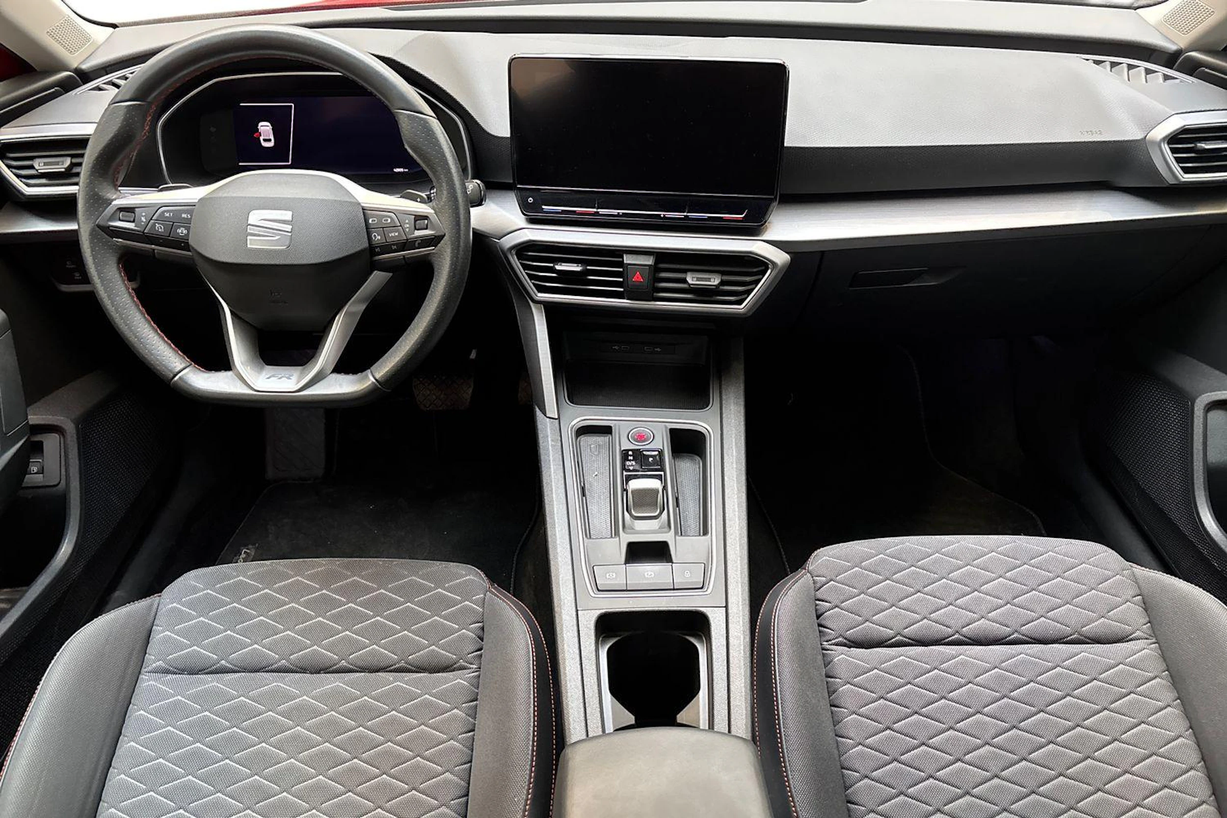 punainen SEAT Leon Sportstourer 2021 kuva 7.