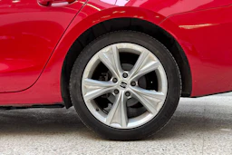 punainen SEAT Leon Sportstourer 2021 kuva 10.