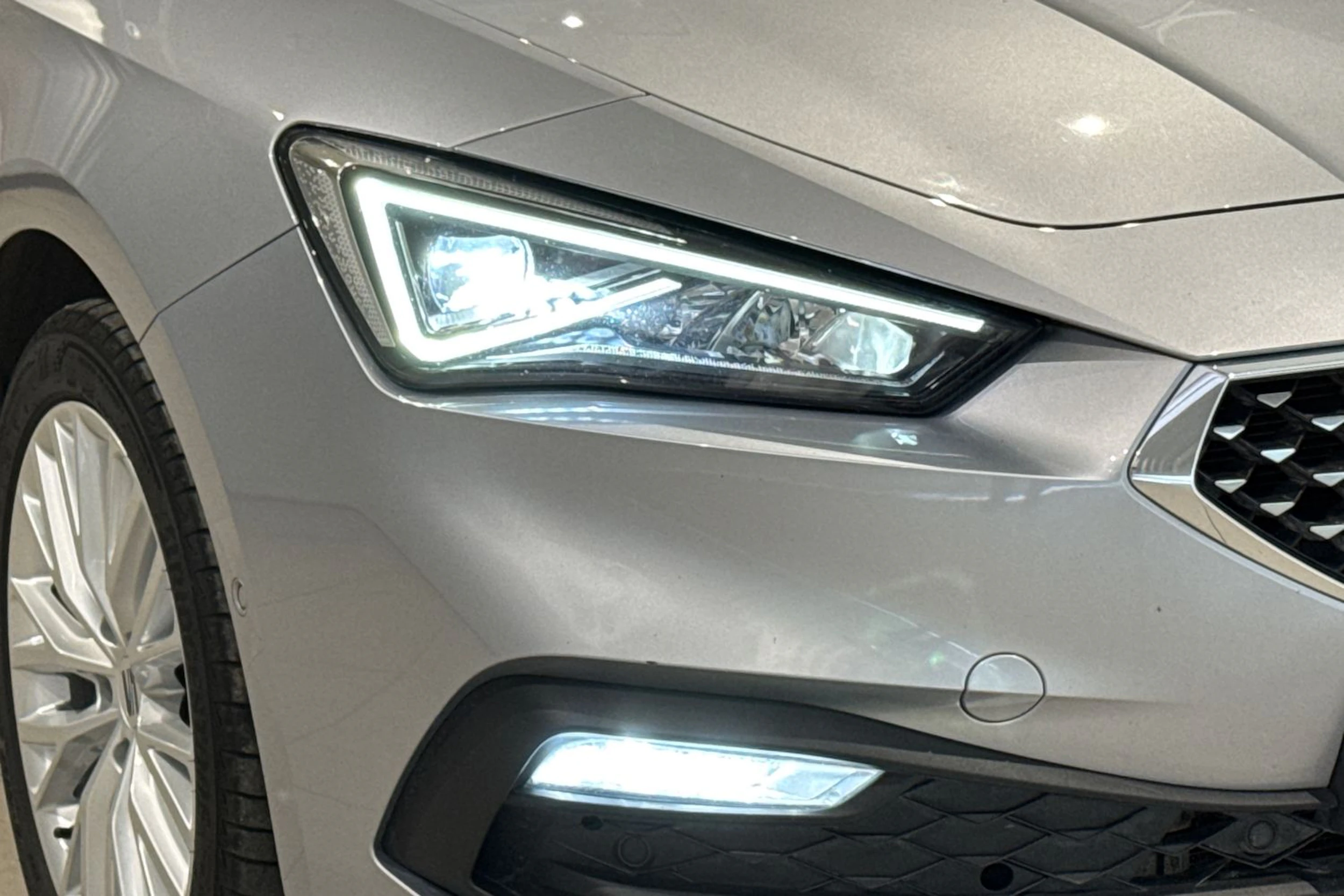 met. hopea SEAT Leon Sportstourer 2020 kuva 12.