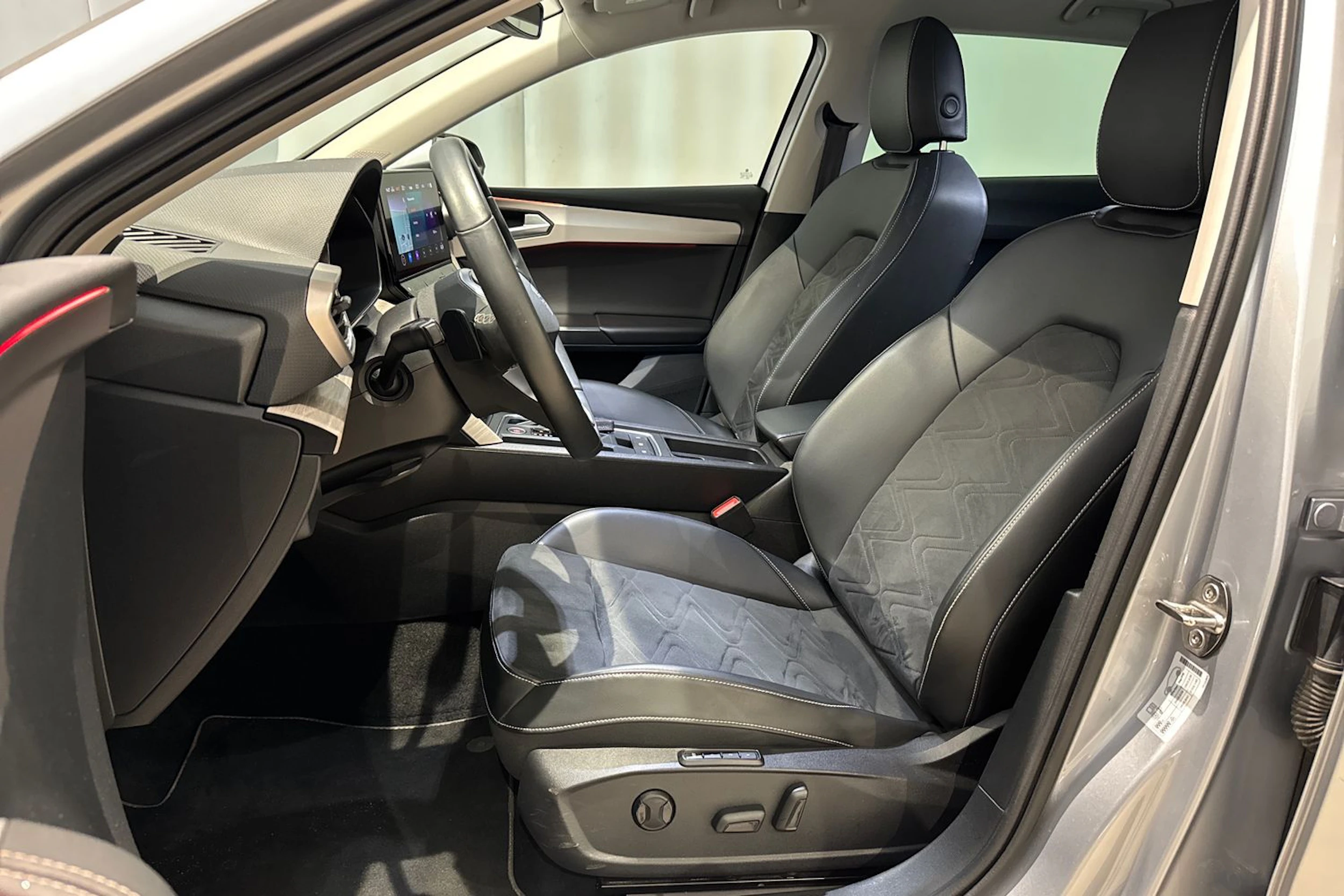 met. hopea SEAT Leon Sportstourer 2020 kuva 16.