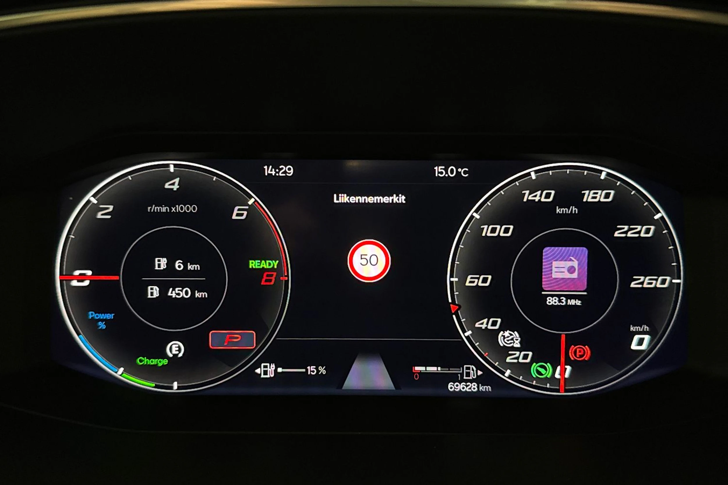 met. hopea SEAT Leon Sportstourer 2020 kuva 21.