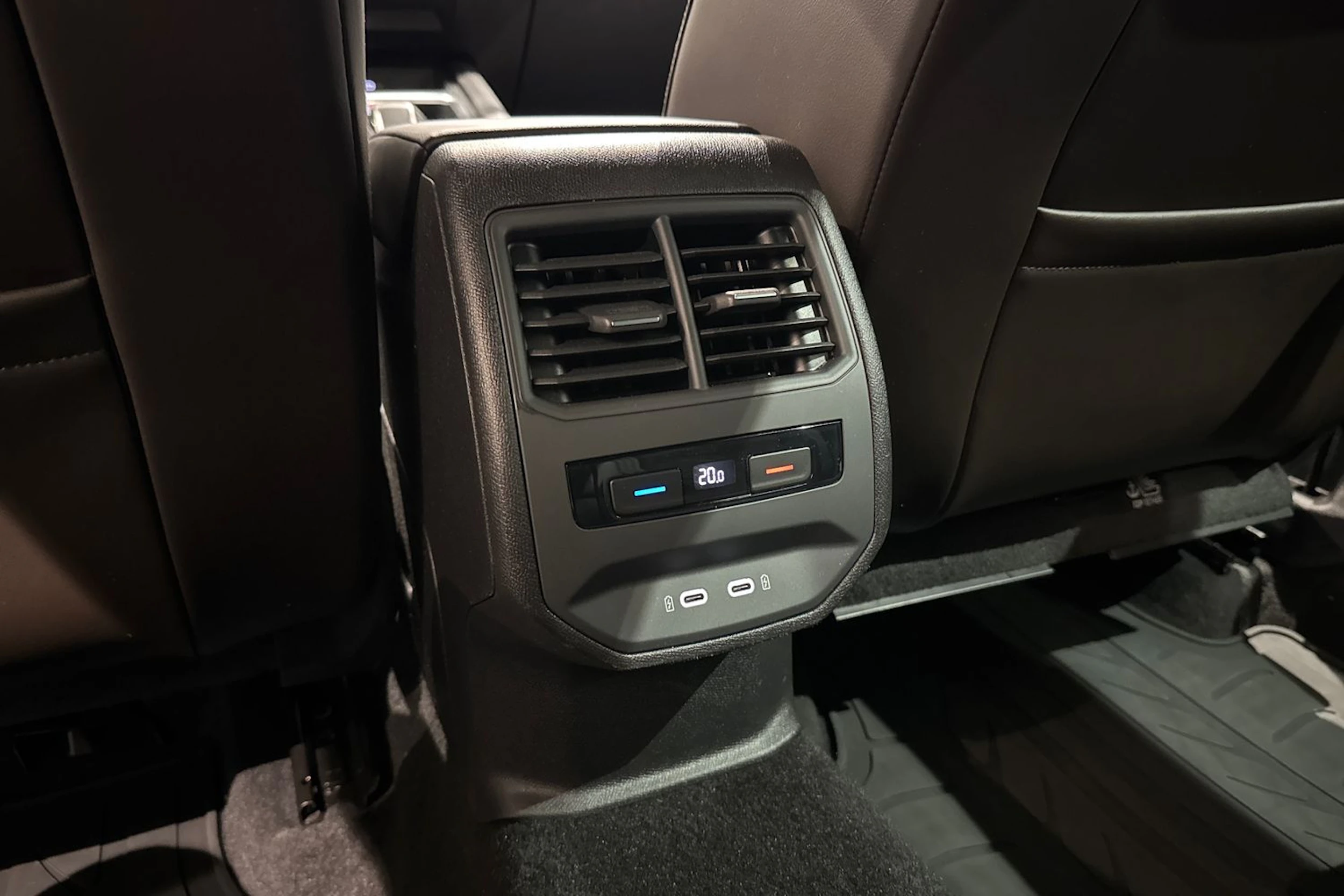 musta SEAT Leon Sportstourer 2021 kuva 18.