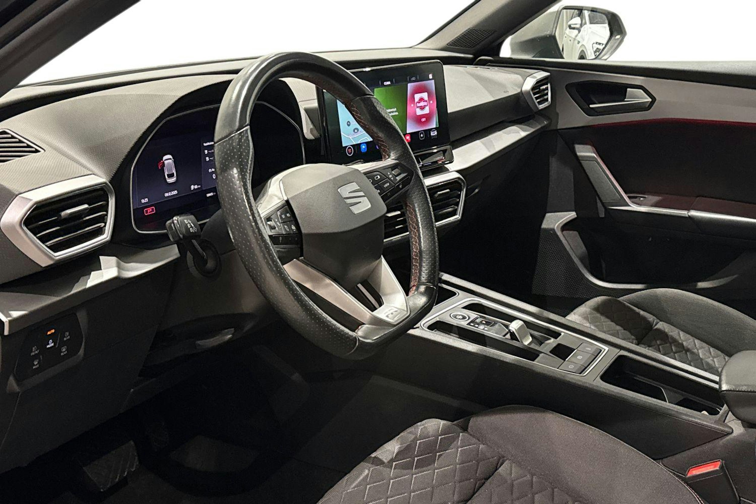 harmaa SEAT Leon Sportstourer 2021 kuva 7.