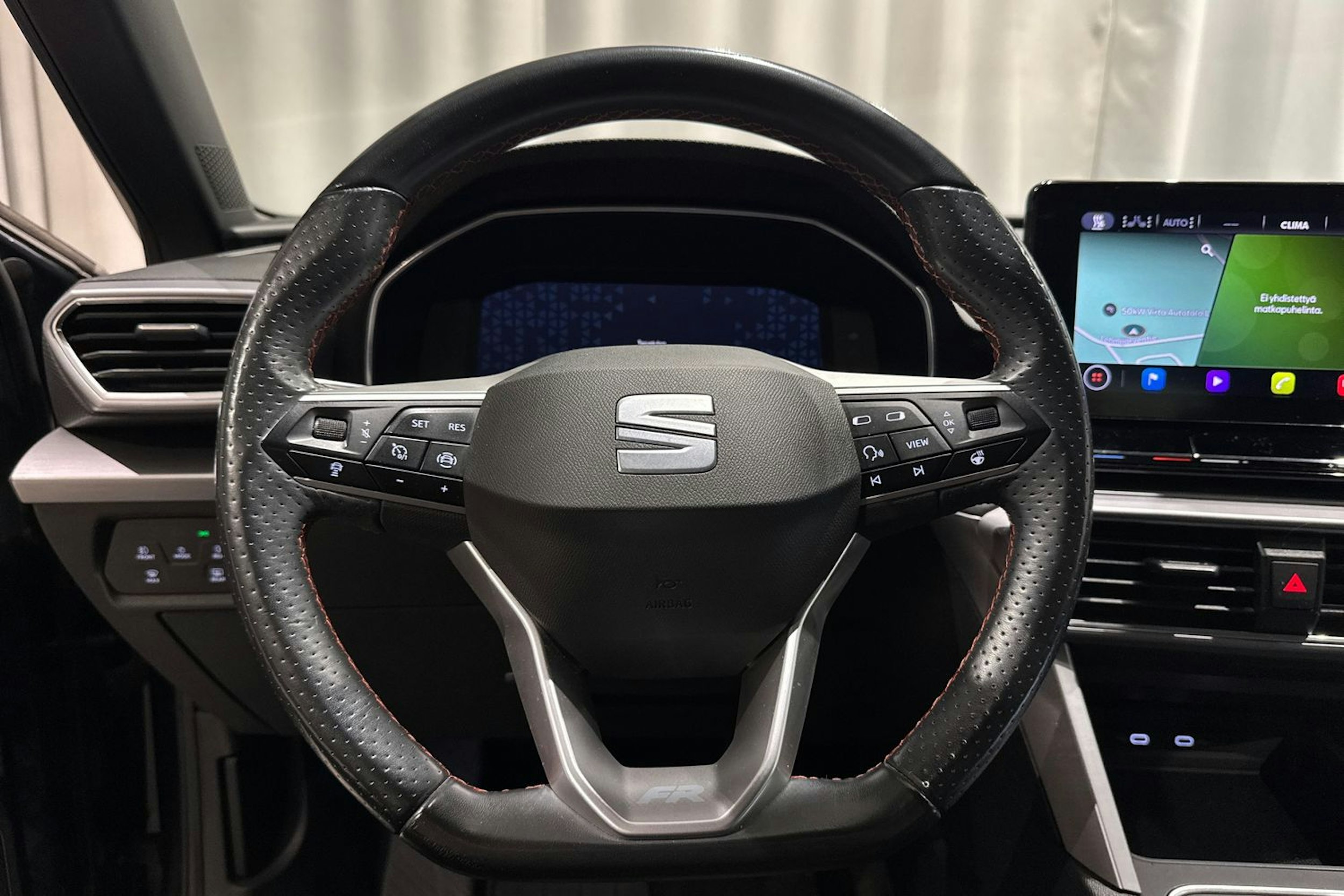 harmaa SEAT Leon Sportstourer 2021 kuva 17.