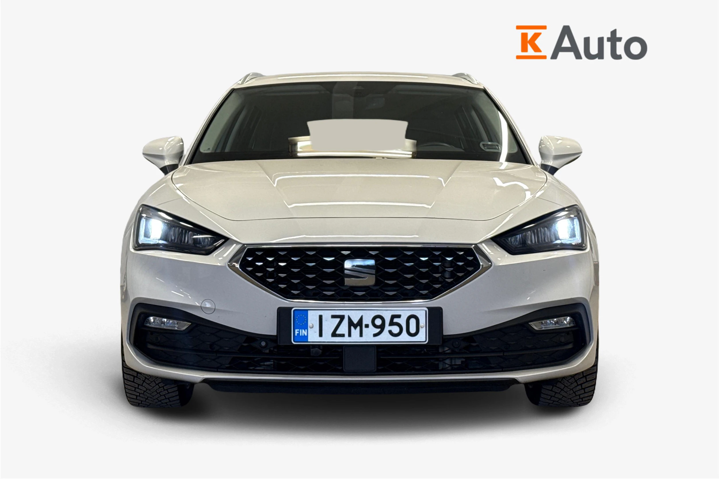 valkoinen SEAT Leon Sportstourer 2021 kuva 4.