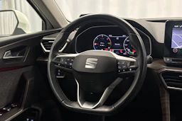 valkoinen SEAT Leon Sportstourer 2021 kuva 11.