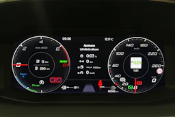 valkoinen SEAT Leon Sportstourer 2021 kuva 12.