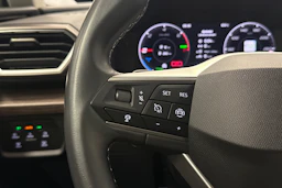 valkoinen SEAT Leon Sportstourer 2021 kuva 13.