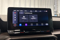 valkoinen SEAT Leon Sportstourer 2021 kuva 16.
