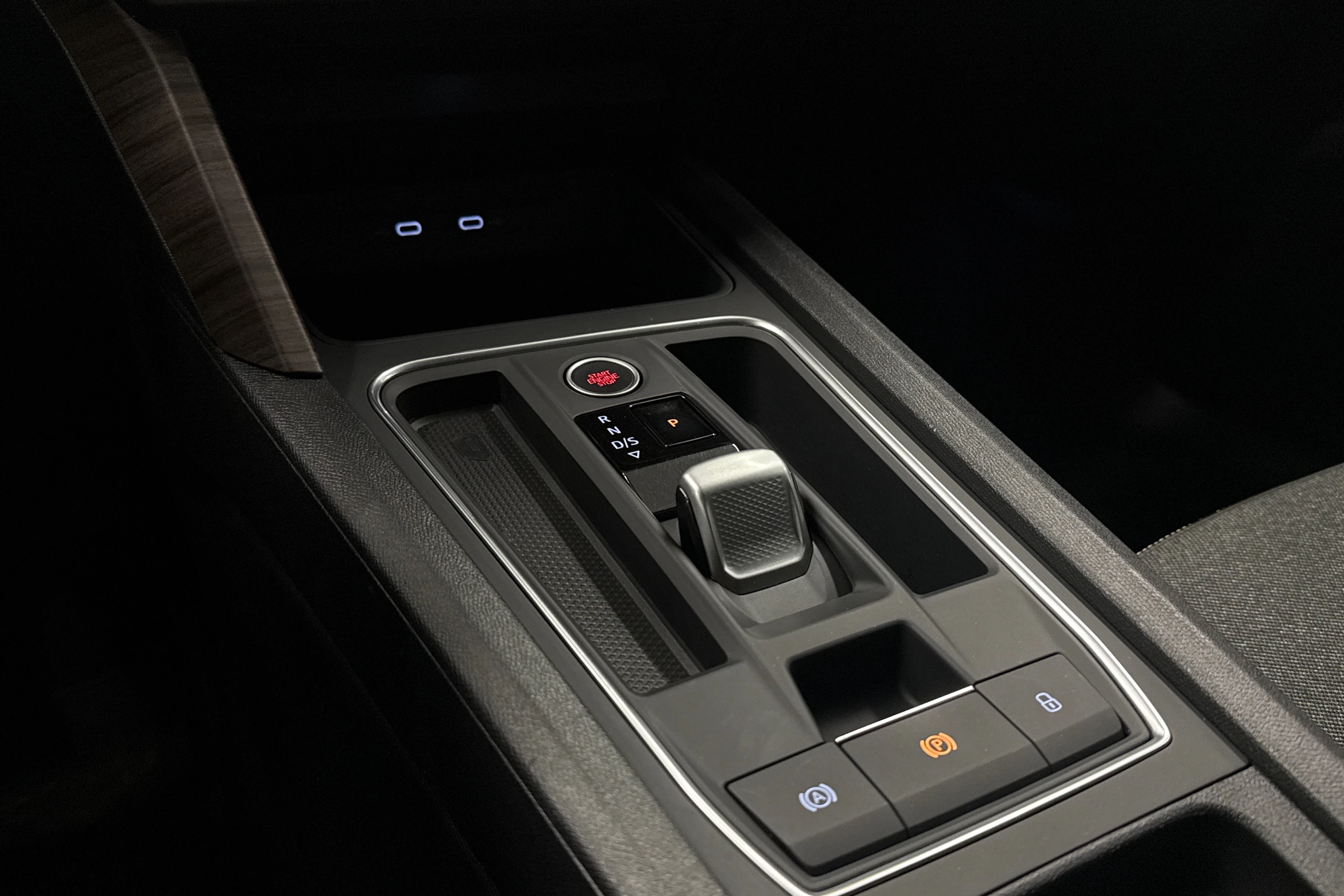 valkoinen SEAT Leon Sportstourer 2021 kuva 21.