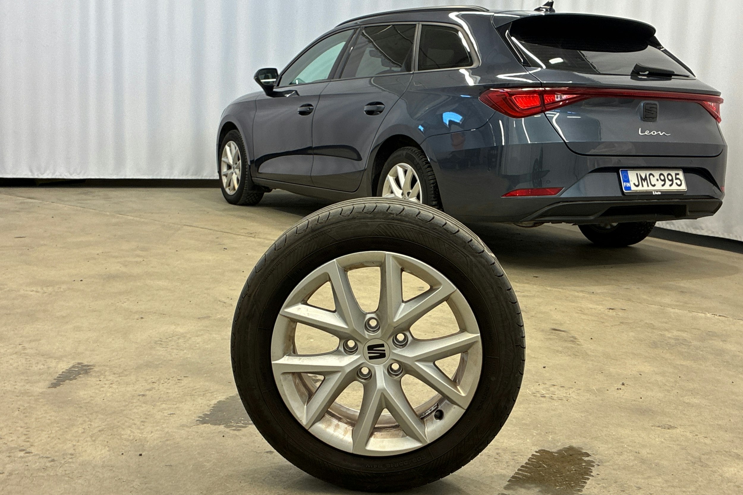 harmaa SEAT Leon Sportstourer 2021 kuva 19.