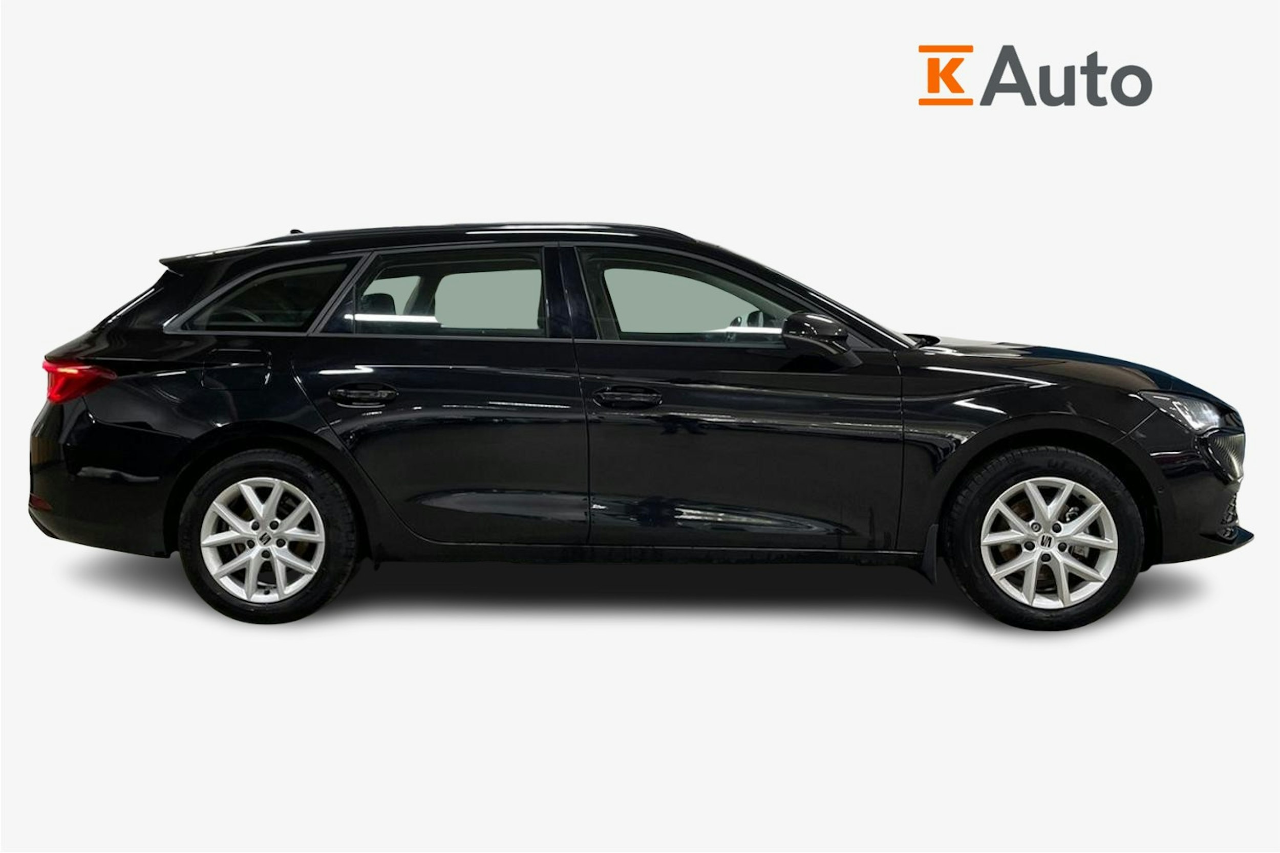 Musta SEAT LEON SPORTSTOURER 2021 kuva 6.