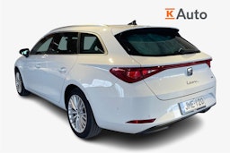 Valkoinen SEAT Leon Sportstourer 2021 kuva 2.