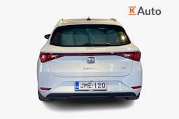 Valkoinen SEAT Leon Sportstourer 2021 kuva 3.