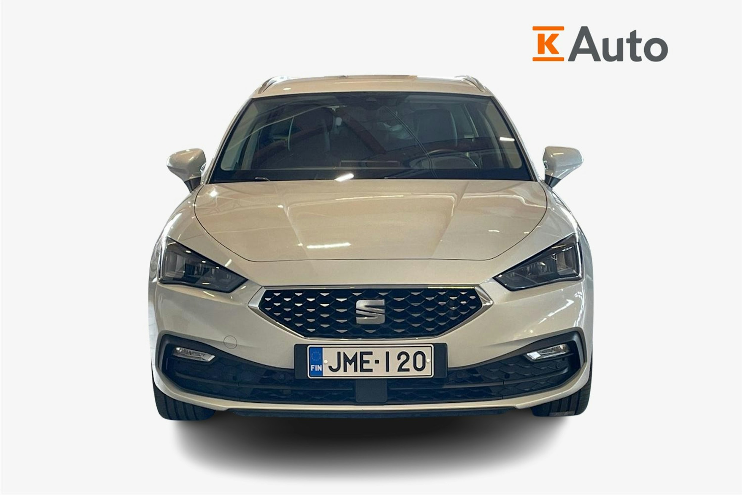 Valkoinen SEAT Leon Sportstourer 2021 kuva 5.
