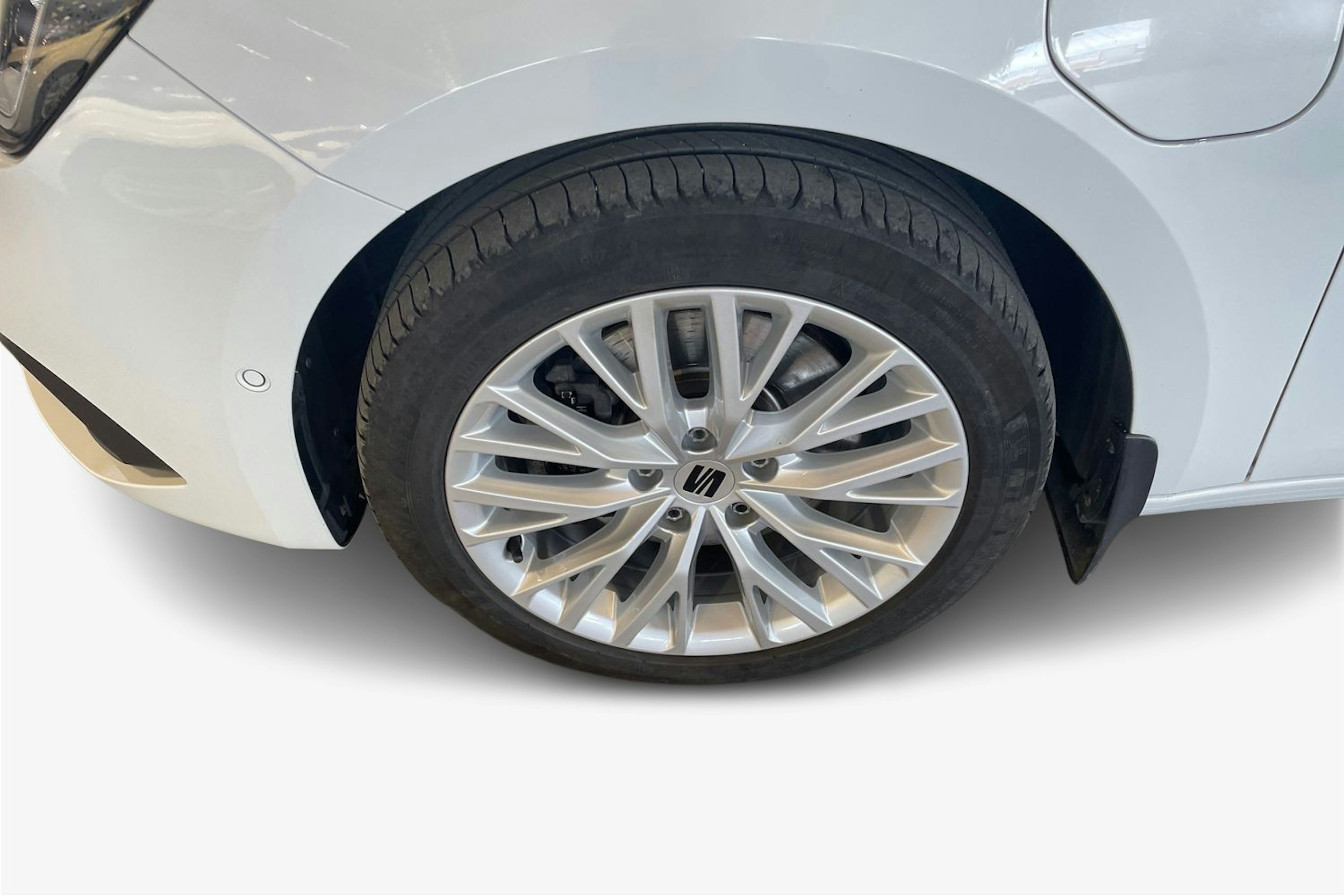 Valkoinen SEAT Leon Sportstourer 2021 kuva 11.