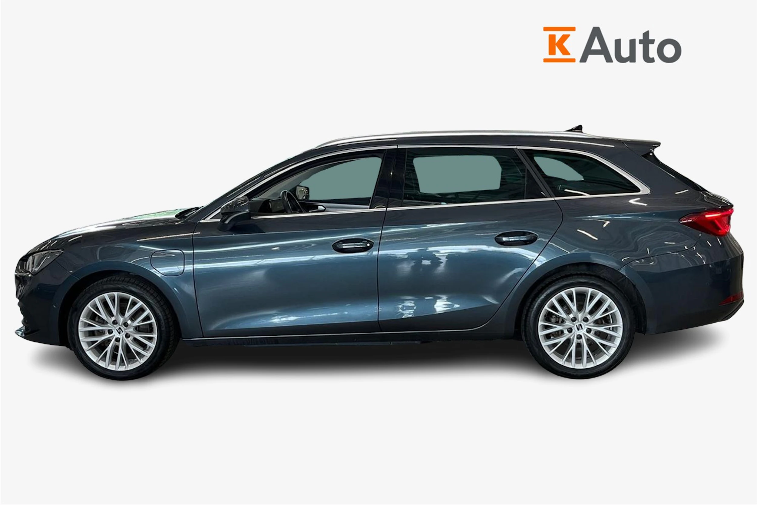 harmaa SEAT Leon Sportstourer 2021 kuva 5.