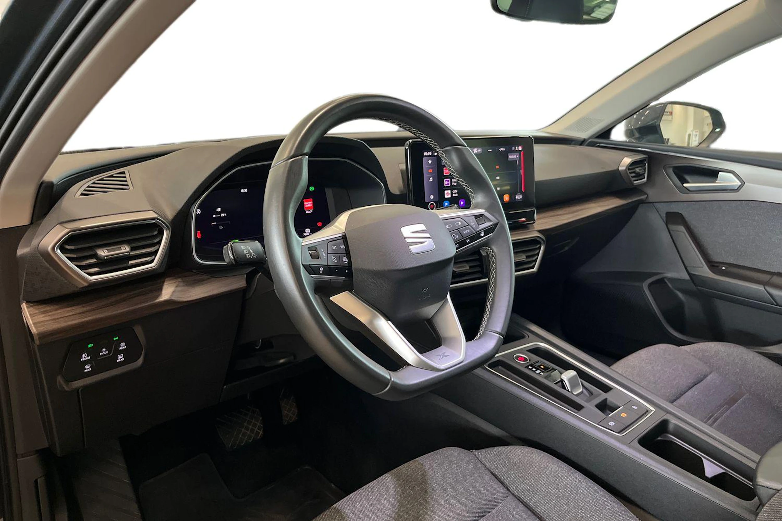 harmaa SEAT Leon Sportstourer 2021 kuva 6.
