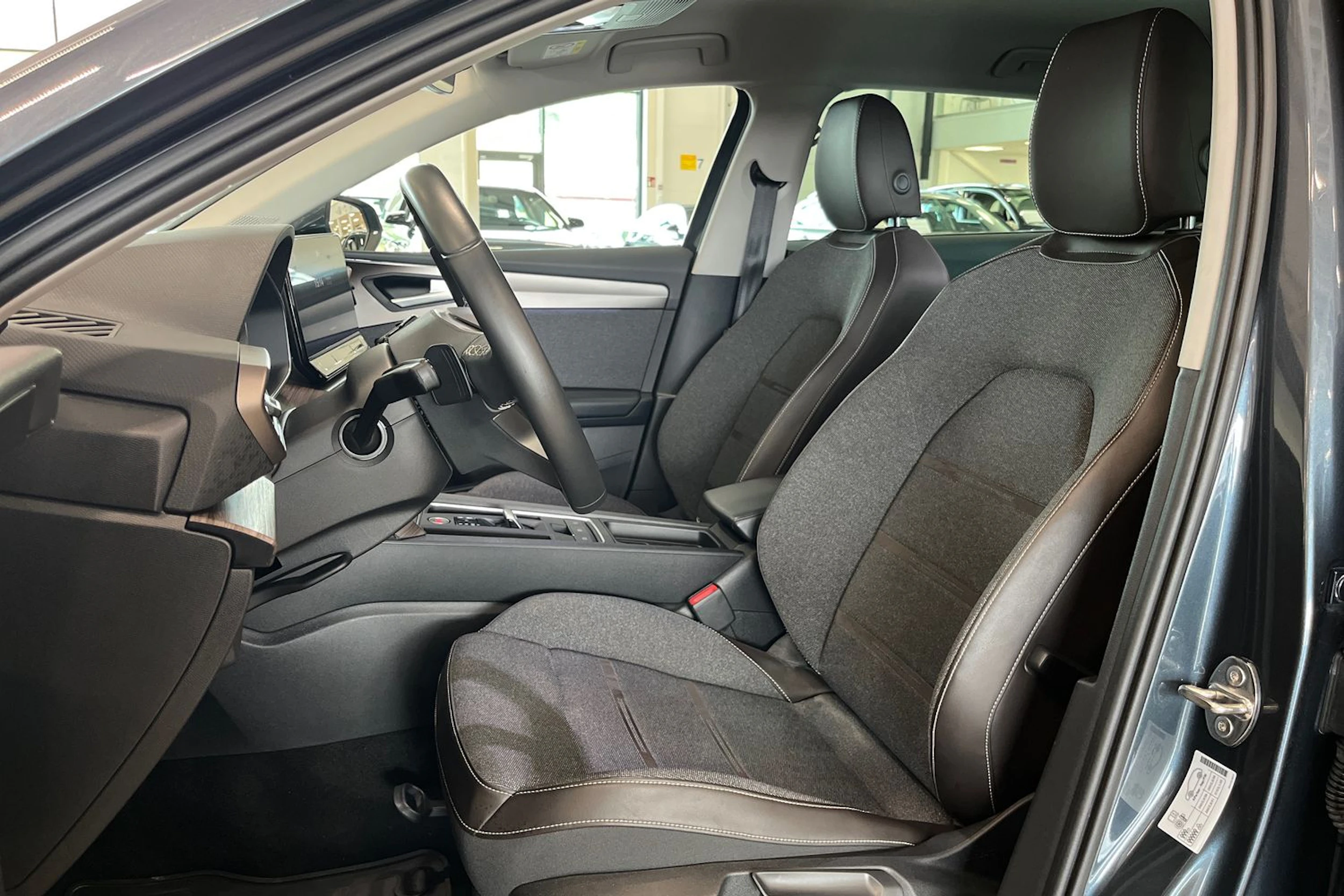 harmaa SEAT Leon Sportstourer 2021 kuva 11.