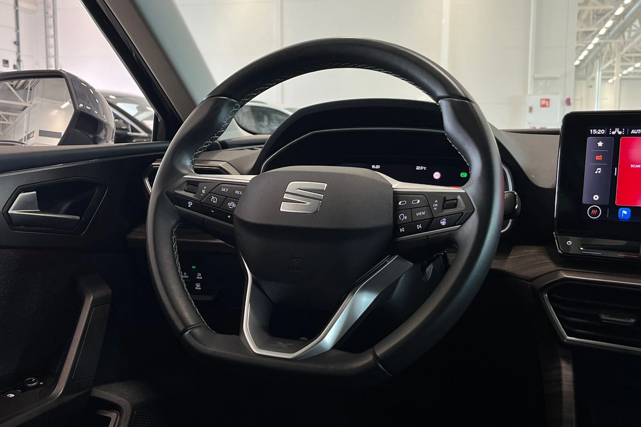 harmaa SEAT Leon Sportstourer 2021 kuva 13.