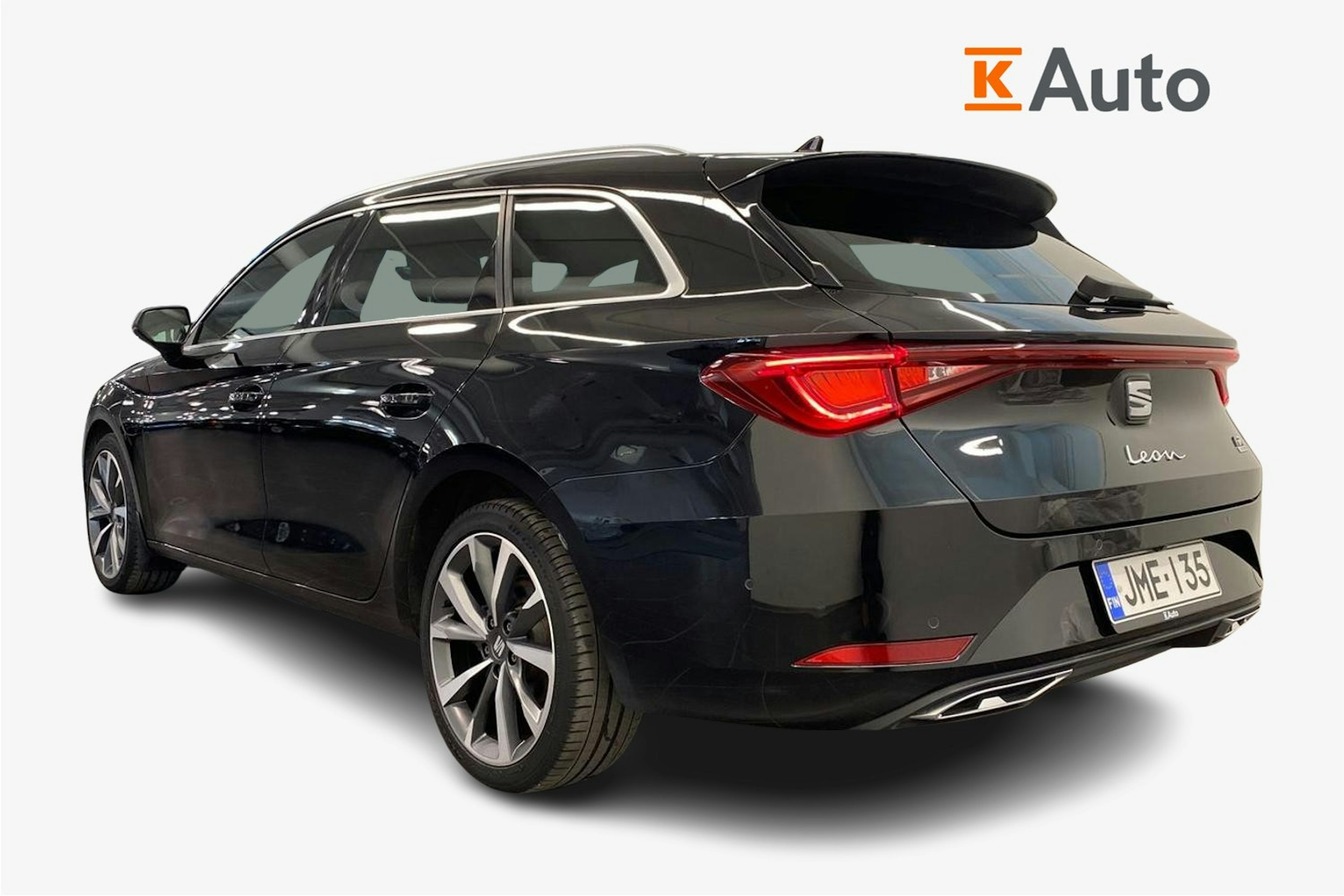 musta SEAT Leon Sportstourer 2021 kuva 2.