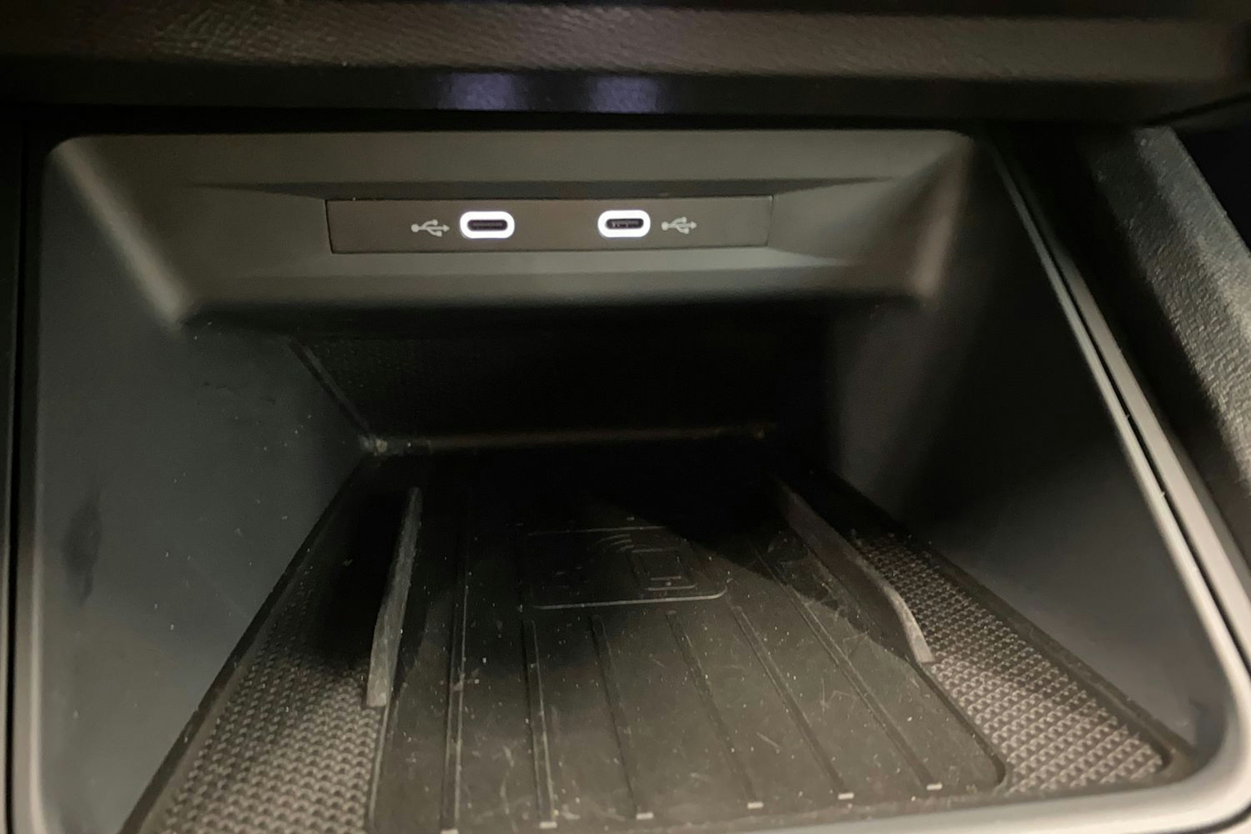 musta SEAT Leon Sportstourer 2021 kuva 23.