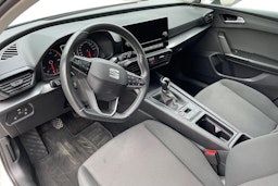 valkoinen SEAT Leon Sportstourer 2021 kuva 3.