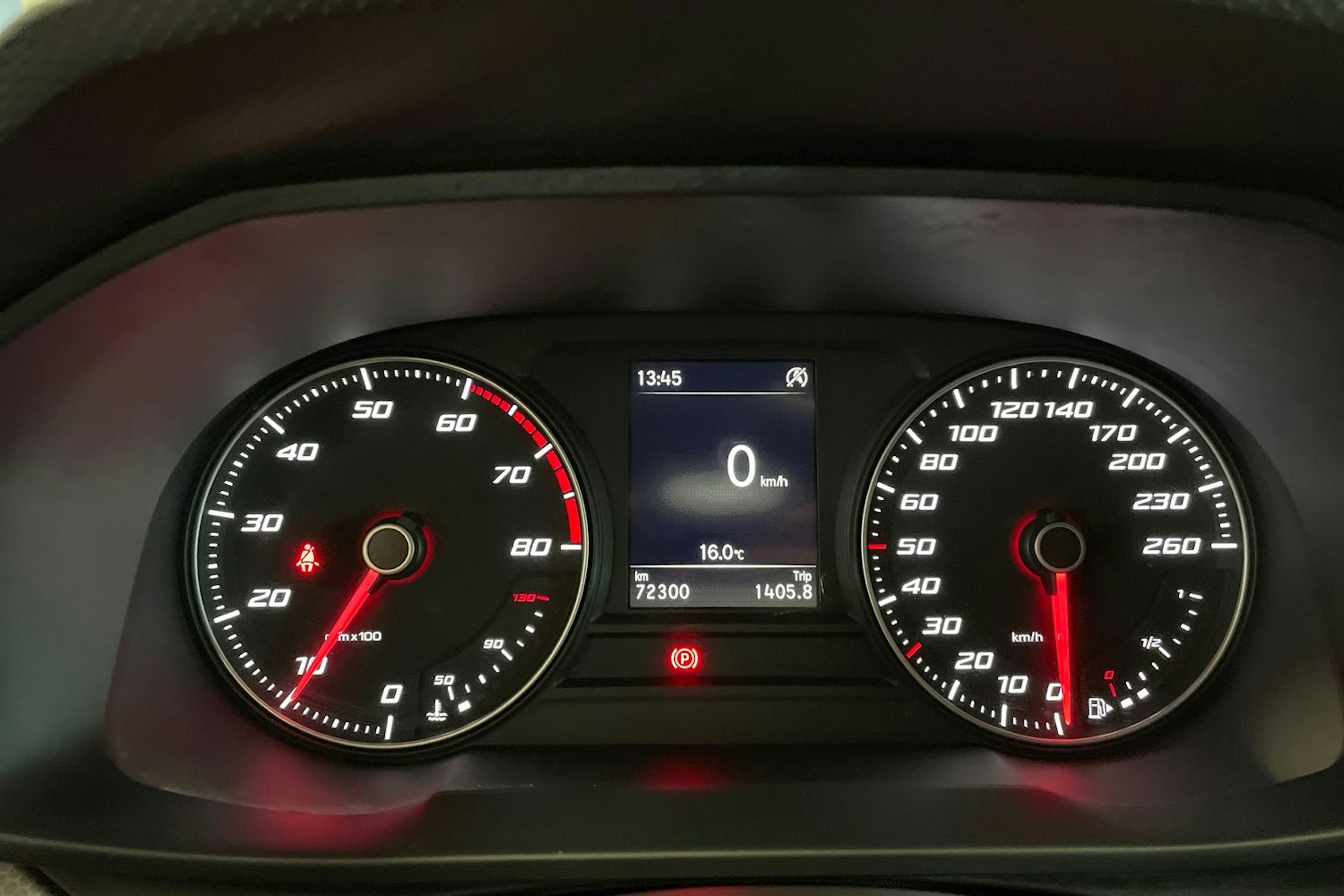 valkoinen SEAT Leon Sportstourer 2021 kuva 18.