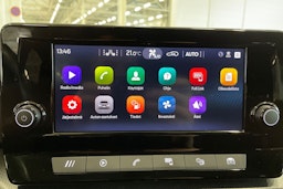 valkoinen SEAT Leon Sportstourer 2021 kuva 22.