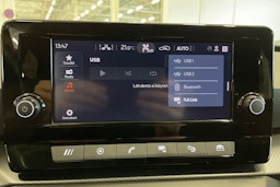 valkoinen SEAT Leon Sportstourer 2021 kuva 23.