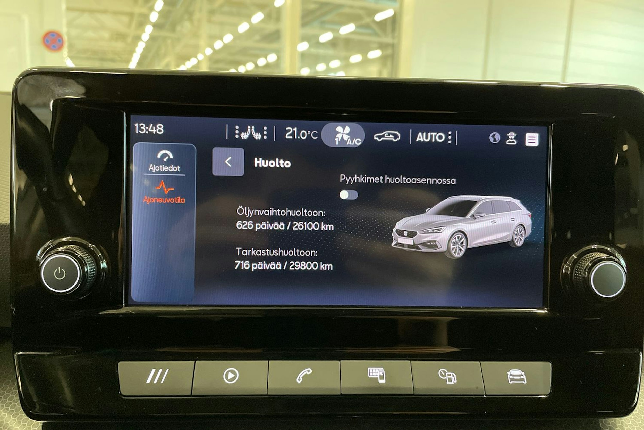 valkoinen SEAT Leon Sportstourer 2021 kuva 27.