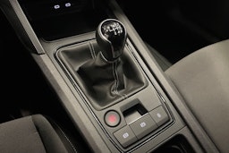 valkoinen SEAT Leon Sportstourer 2021 kuva 28.