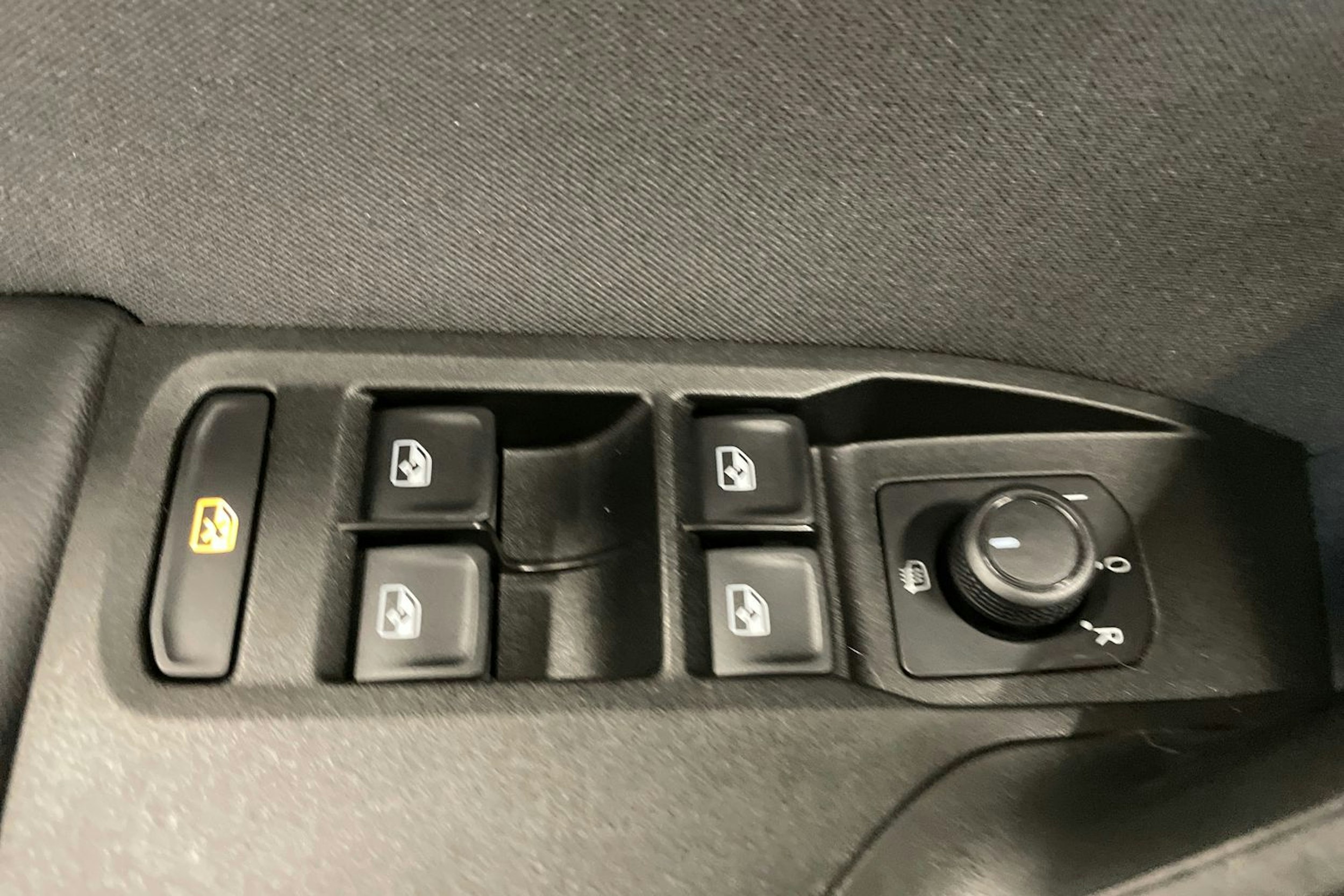 valkoinen SEAT Leon Sportstourer 2021 kuva 30.