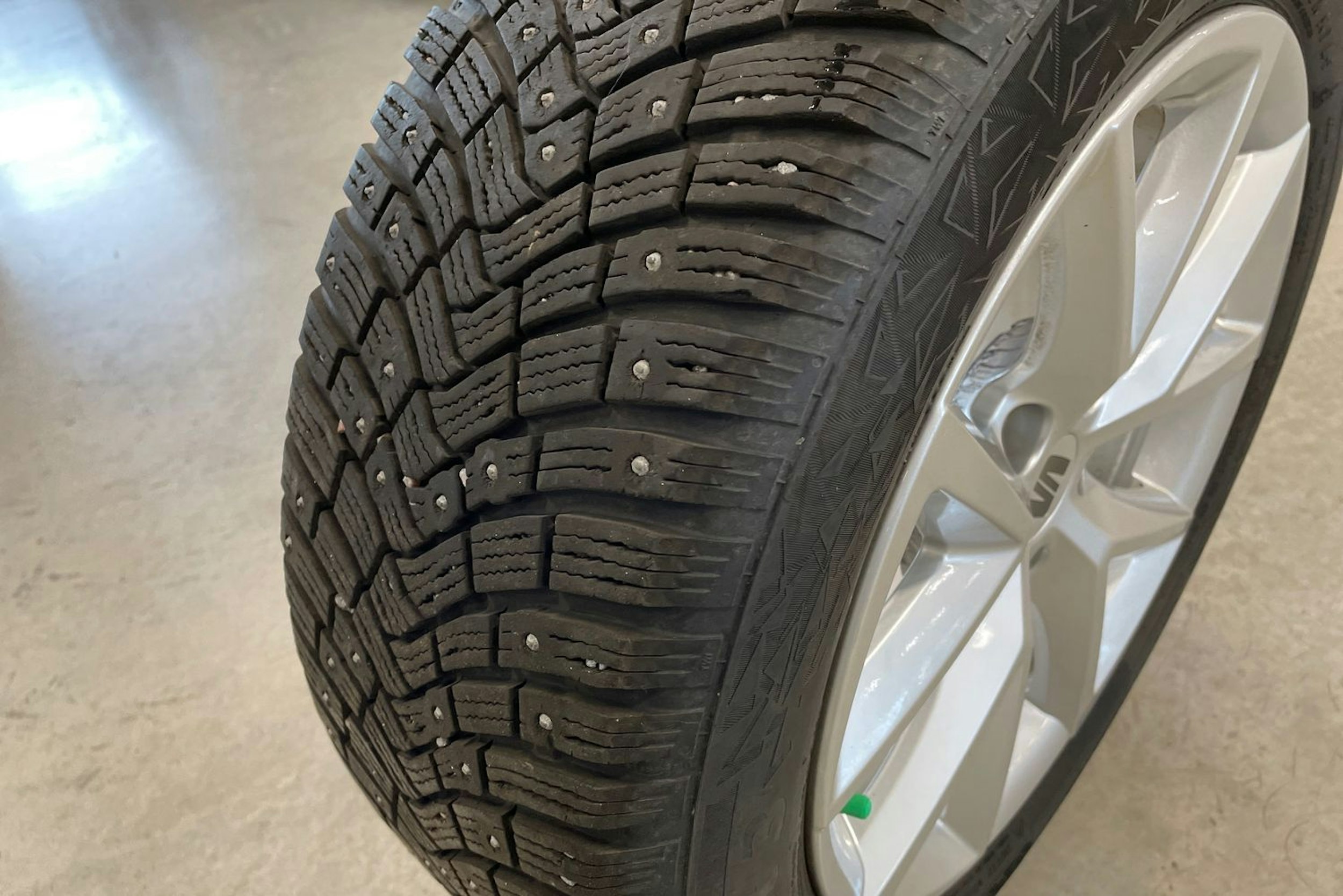 valkoinen SEAT Leon Sportstourer 2021 kuva 32.