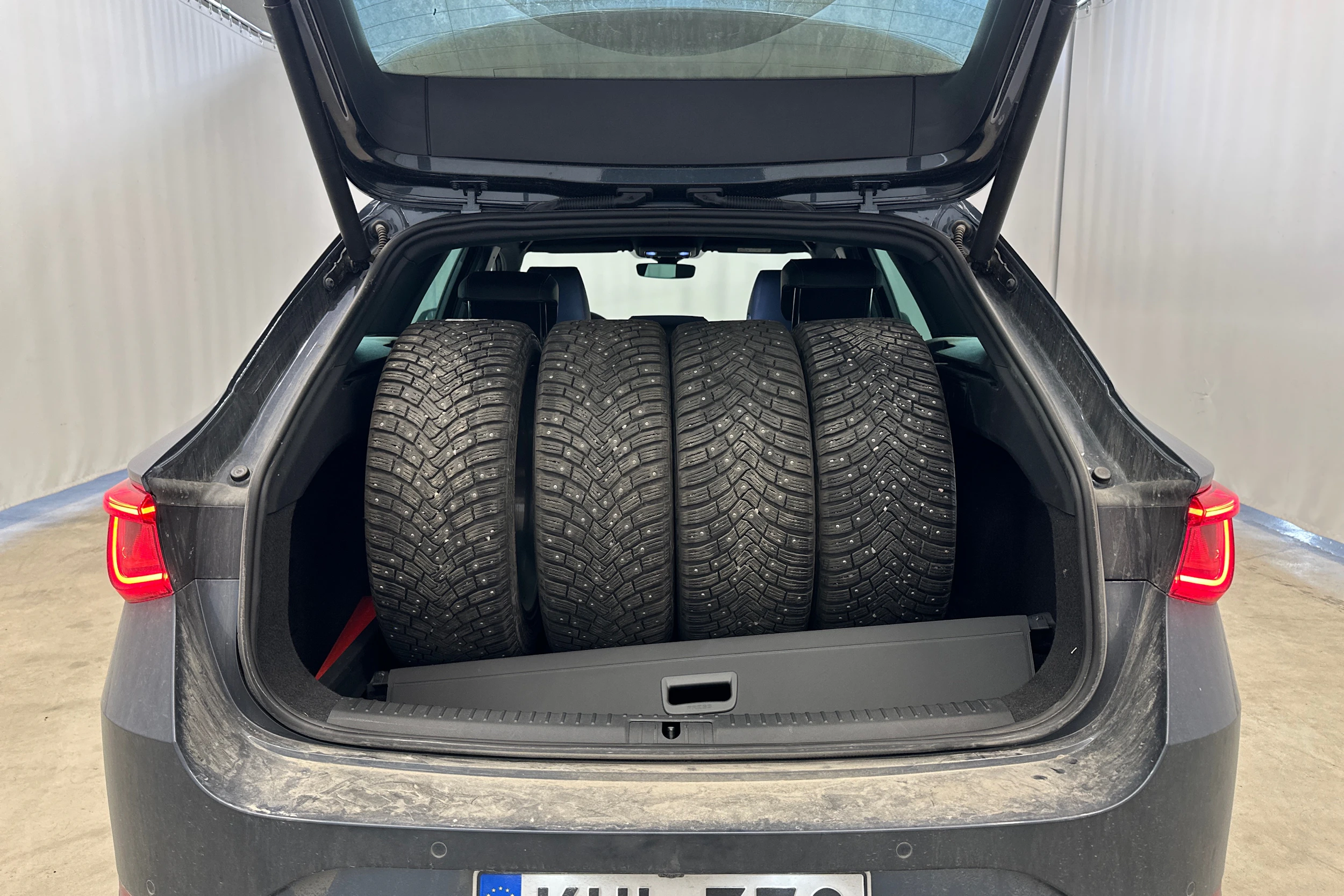 harmaa SEAT Leon Sportstourer 2021 kuva 6.