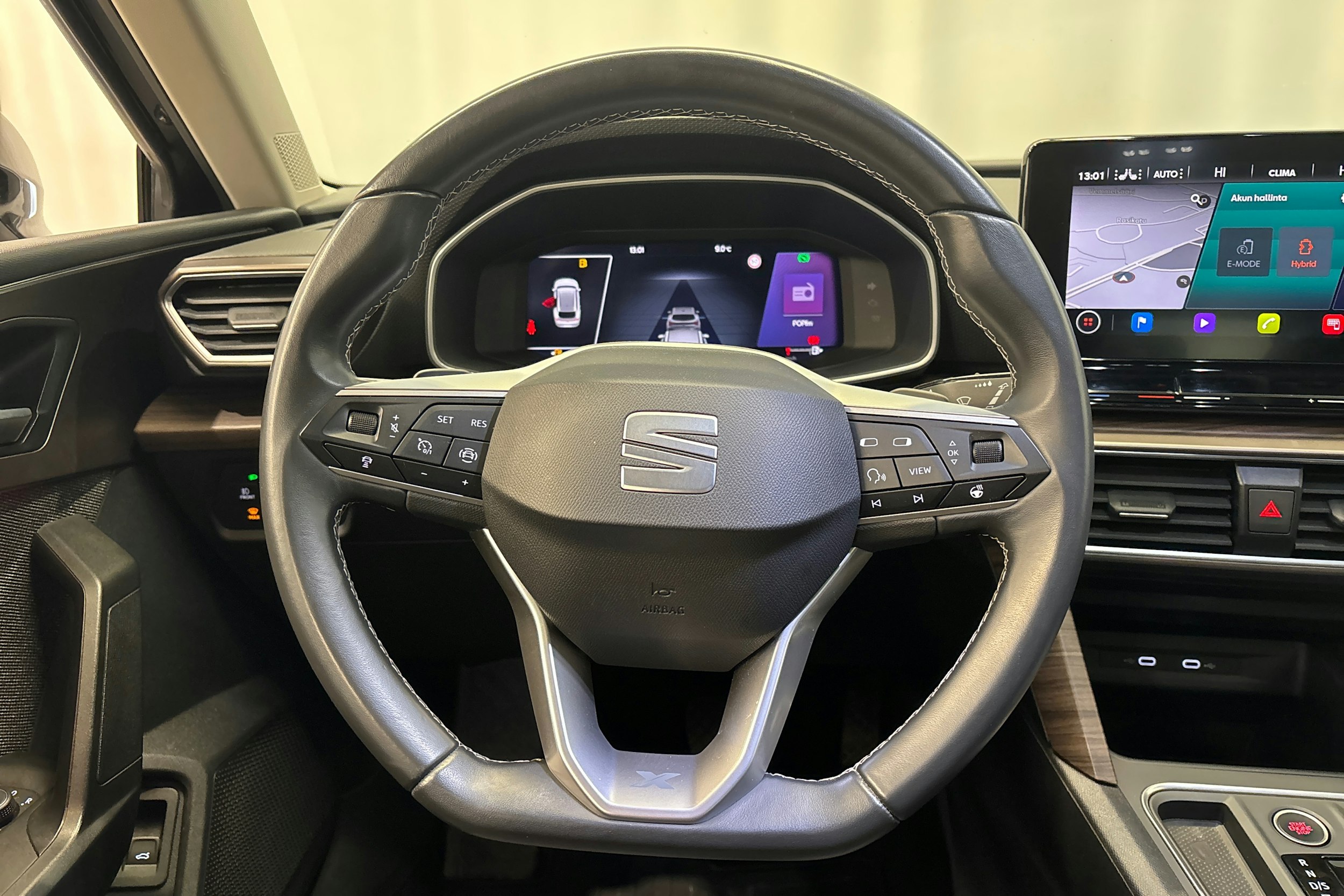 musta SEAT Leon Sportstourer 2021 kuva 16.