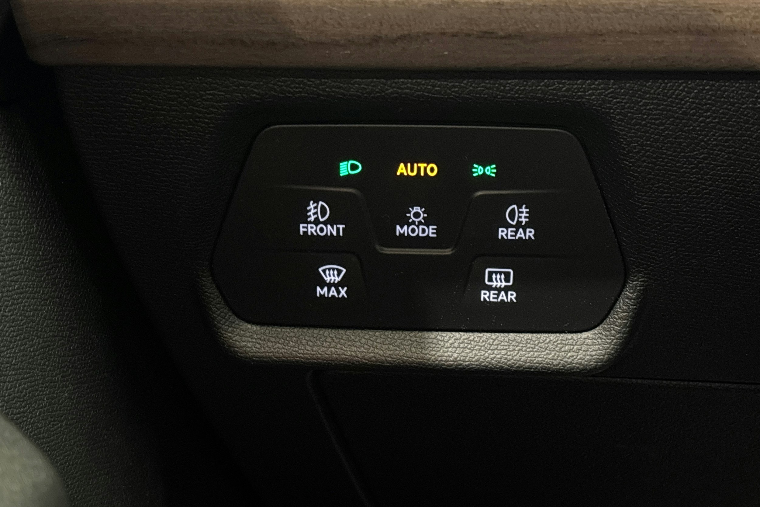 musta SEAT Leon Sportstourer 2021 kuva 20.