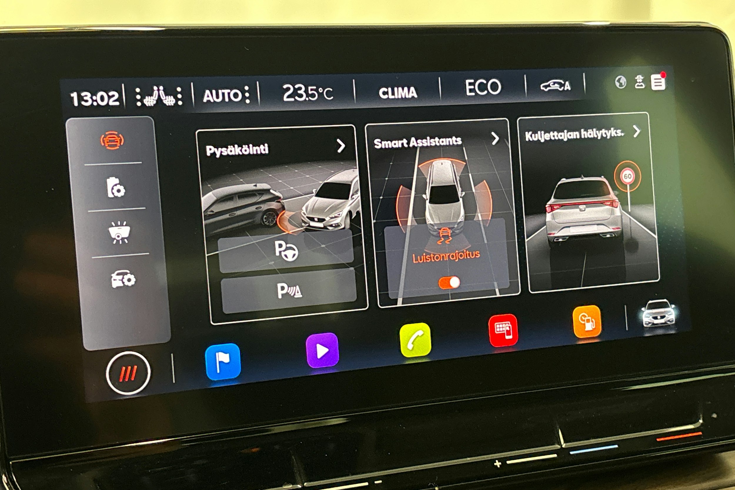 musta SEAT Leon Sportstourer 2021 kuva 23.