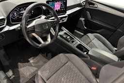valkoinen SEAT Leon Sportstourer 2021 kuva 6.