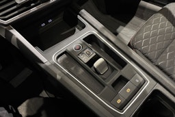 valkoinen SEAT Leon Sportstourer 2021 kuva 22.