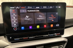 valkoinen SEAT Leon Sportstourer 2021 kuva 23.
