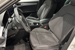 valkoinen SEAT Leon Sportstourer 2021 kuva 26.