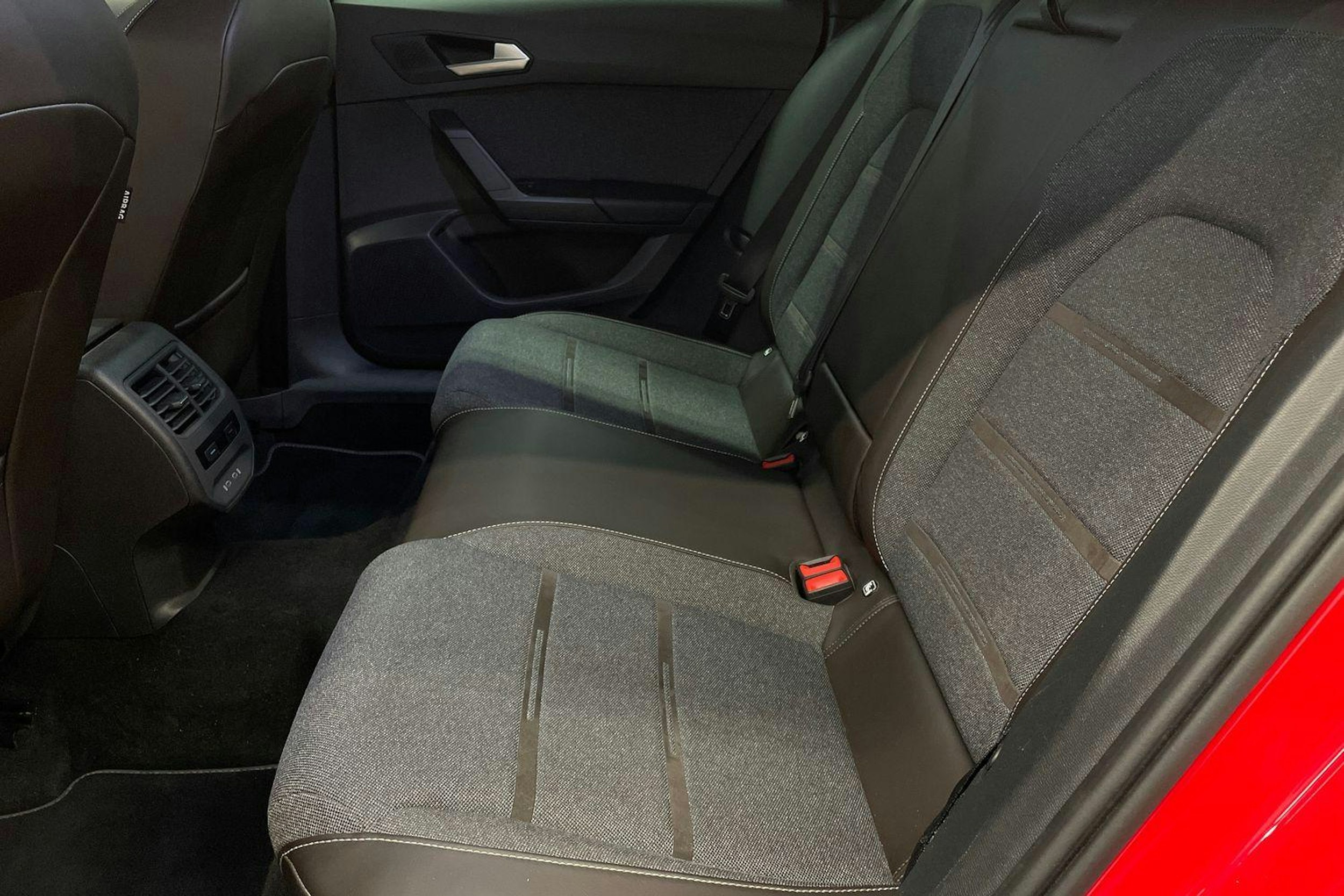 Punainen SEAT LEON SPORTSTOURER 2021 kuva 10.