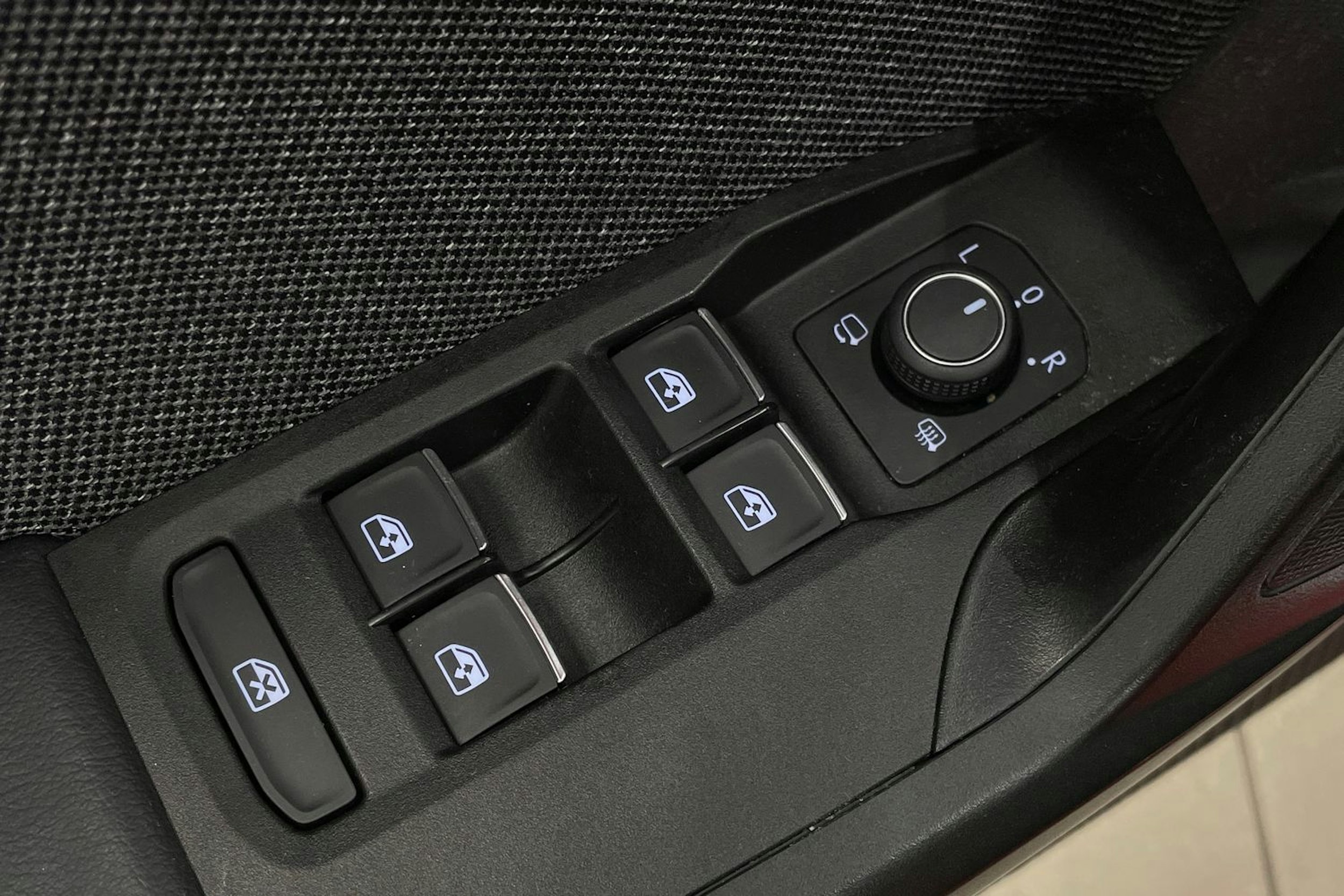 Punainen SEAT LEON SPORTSTOURER 2021 kuva 14.