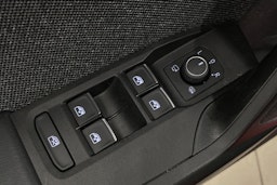 Punainen SEAT LEON SPORTSTOURER 2021 kuva 14.
