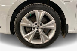 valkoinen SEAT Leon Sportstourer 2021 kuva 11.