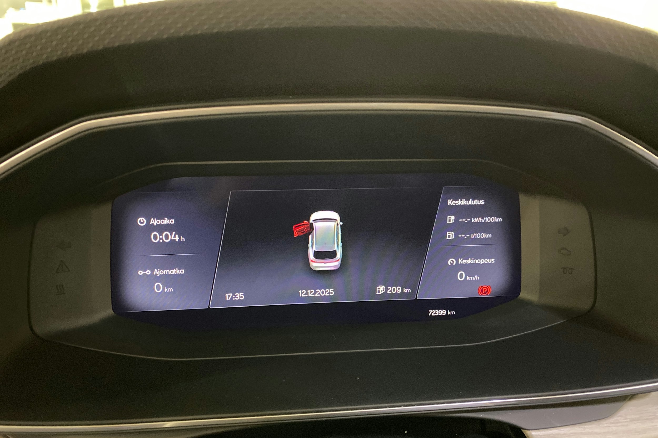 valkoinen SEAT Leon Sportstourer 2021 kuva 24.