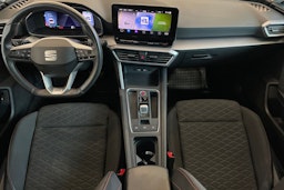 valkoinen SEAT Leon Sportstourer 2021 kuva 9.