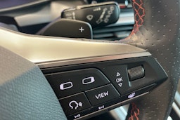 valkoinen SEAT Leon Sportstourer 2021 kuva 18.